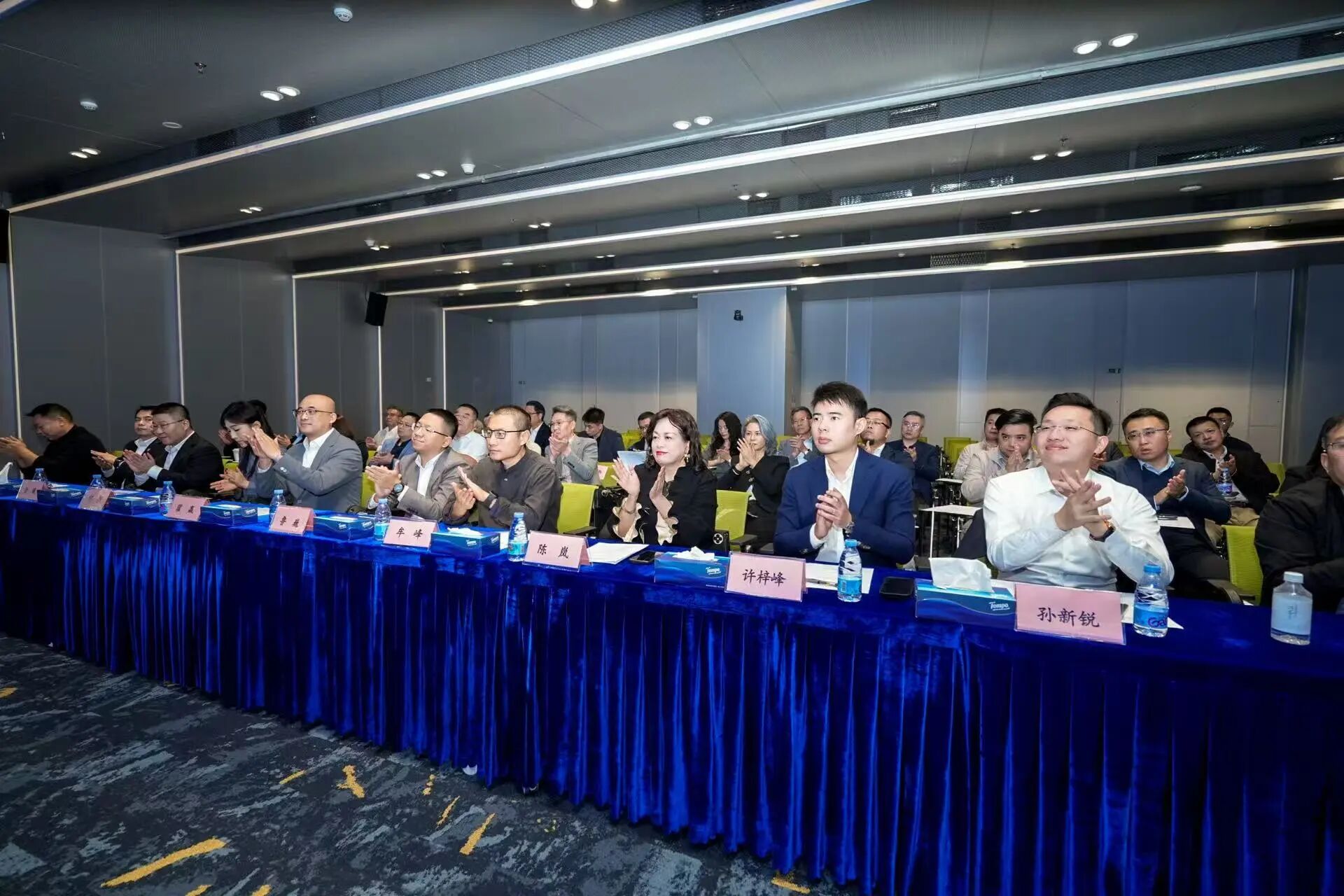 【南方Plus】医药和医疗器械委员会成立，深圳市工商联七大专委会完成组建